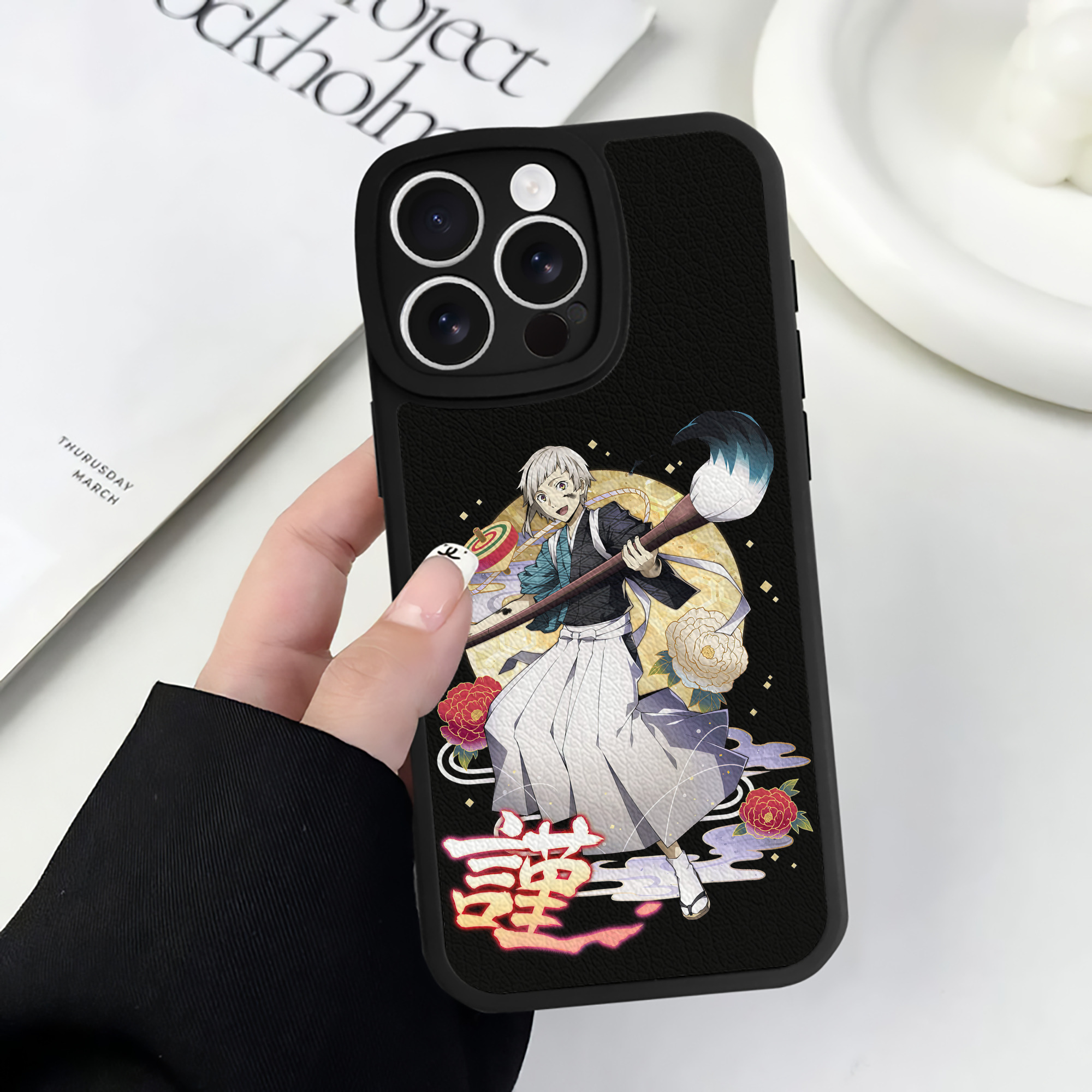 （画像用） 文豪ストレイドッグス Bungo Stray Dogs 【iPhone 16シリーズ対応】シリコンスマホケース（レザー調） 材質：シリコン